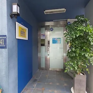 Konukevi Buzz, Seul