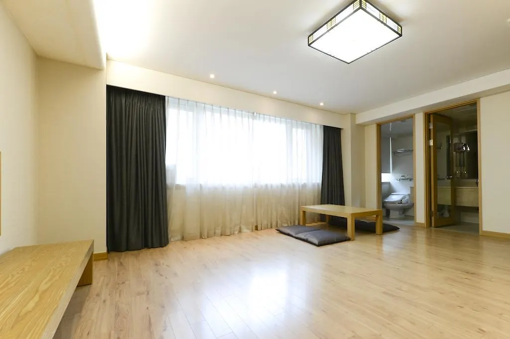 Hotel Prince Seoul 3*,