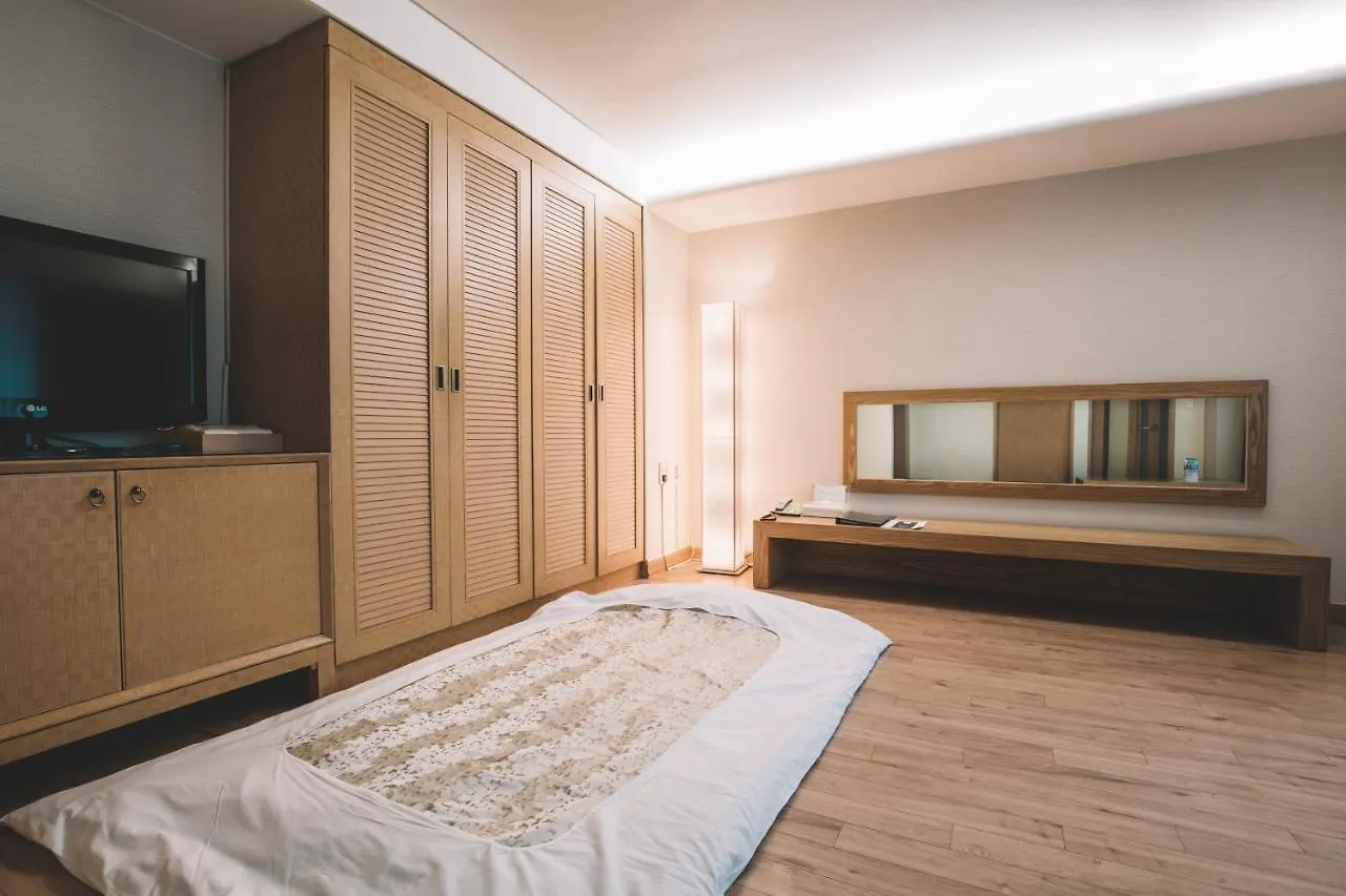 Hotel Prince Seoul 3*,